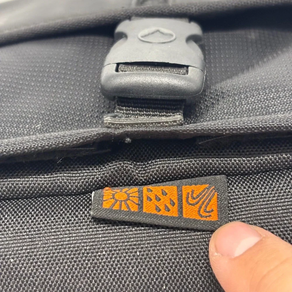 Lowepro Rezo 170 AW Camera Shoulder Bag Black DSLR Case with Rain Cover